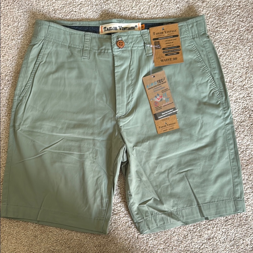 Tailor Vintage Men's Green Shorts